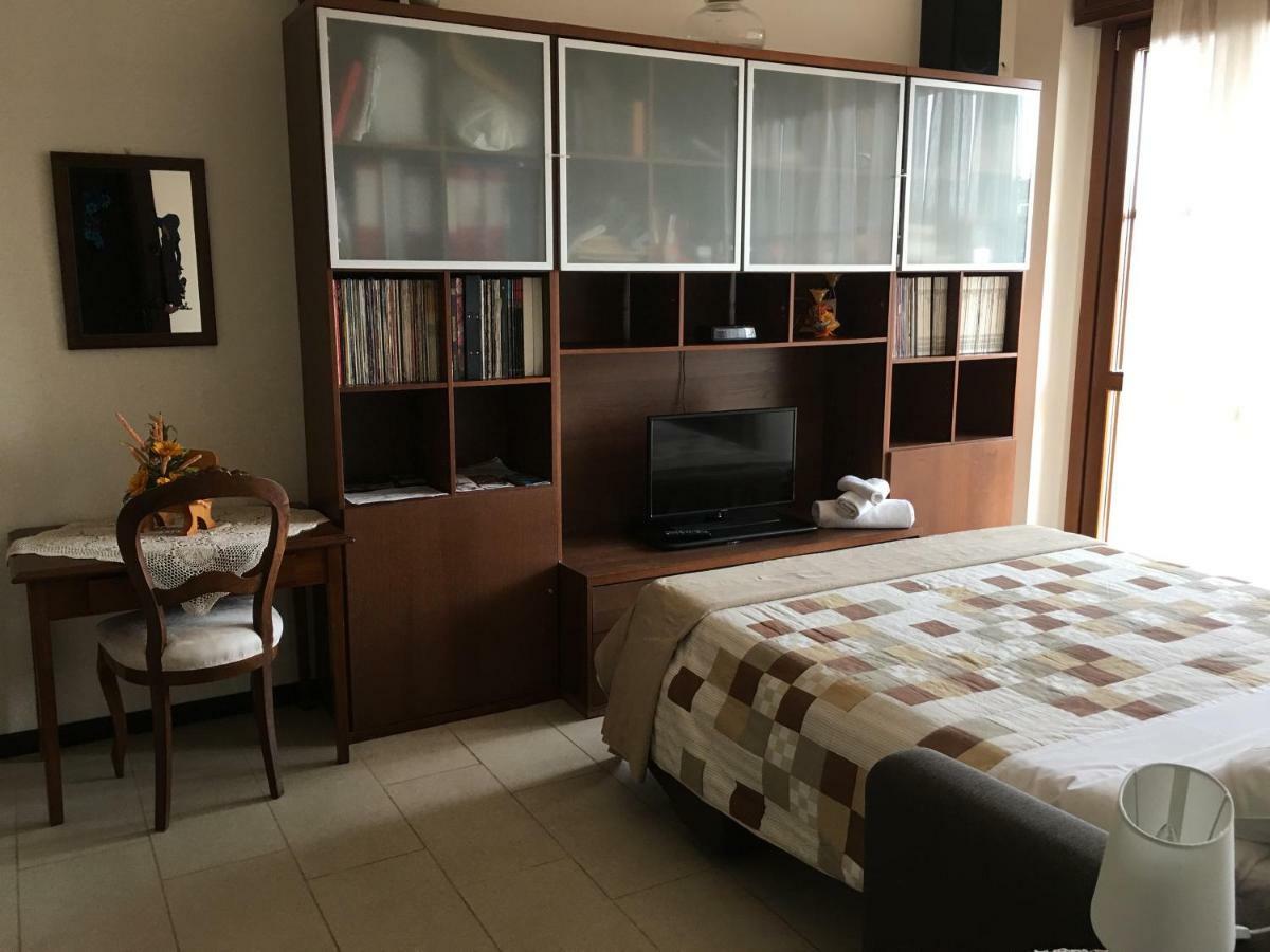 Suite Carpiano Melegnano Bagian luar foto